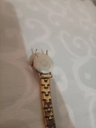 Reloj Duward Dorado y Blanco