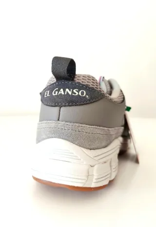 Zapatillas El Ganso grises y blancas