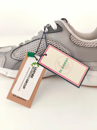 Zapatillas El Ganso grises y blancas