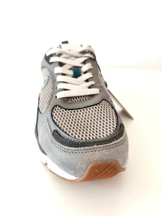 Zapatillas El Ganso grises y blancas