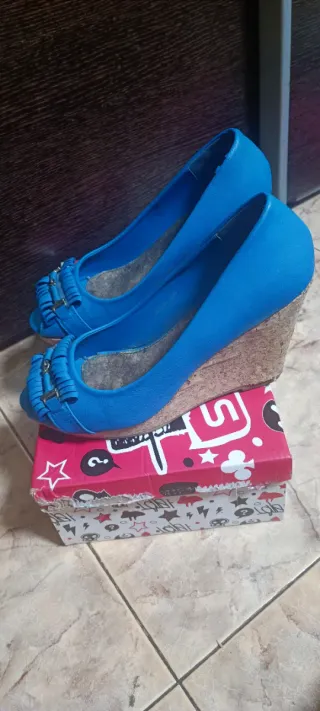 Botines cuña ante marrones