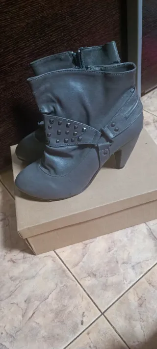 Botines cuña ante marrones