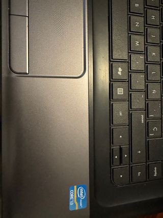 Se vende portátil HP negro