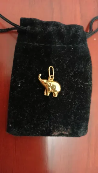Cadena de oro 18k y un colgante elefante muy bonit