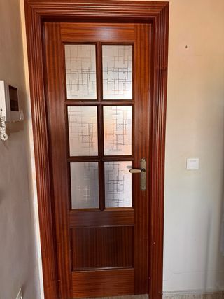 Puertas de madera y cristal
