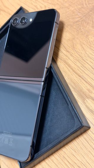 Samsung Galaxy Z Flip5 512GB Grafito