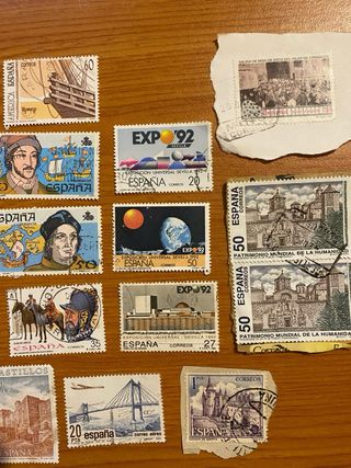 25 Sellos España: Eventos Históricos y Monumentos