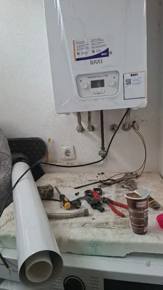 INF.  604852907 Reformas integrales y  fontanería