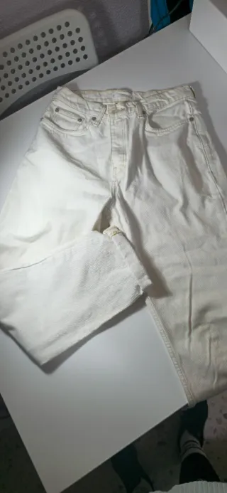 Pantalón vaquero Mango beige