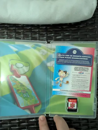 Pokémon Scudo Nintendo Switch + Scatola Originale