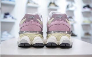New Balance 9060 Beige Rosa