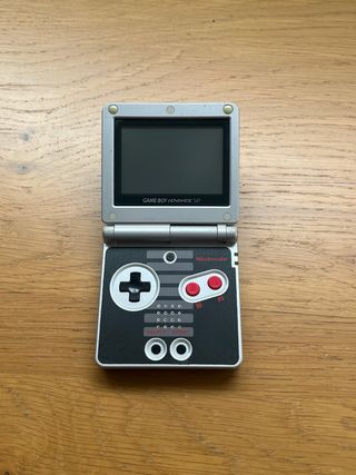 Game Boy Advance SP Edición NES Original