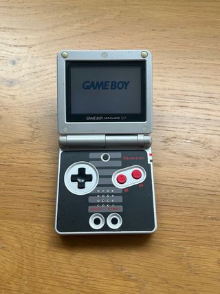 Game Boy Advance SP Edición NES Original