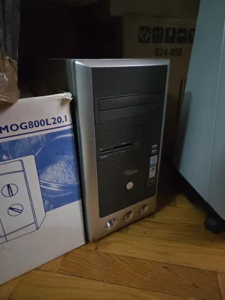 Ordenador de sobremesa Fujitsu Siemens