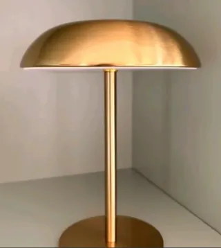 Lámpara de mesa táctil dorada