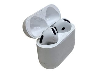 in-ear apple airpods 4 gen