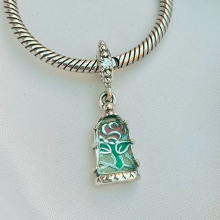 CHARM DISNEY ROSA ENCANTADA BELLA Y BESTIA