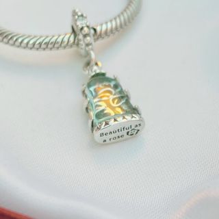 CHARM DISNEY ROSA ENCANTADA BELLA Y BESTIA