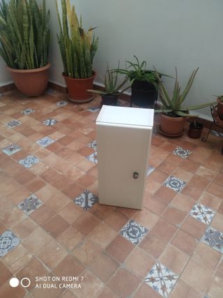 Armario baño/exterior blanco.