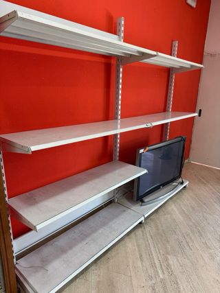 Estantería metálica blanca