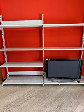 Estantería metálica blanca