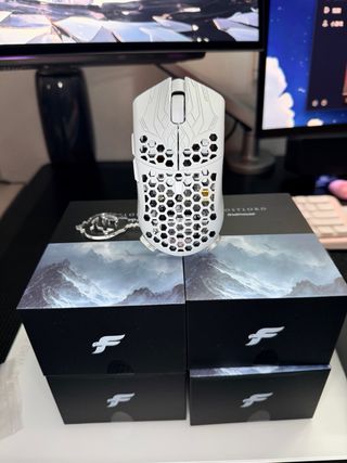 Finalmouse Frostlord Blanco