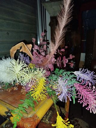 Lotto fiori decorativi carta e plastica