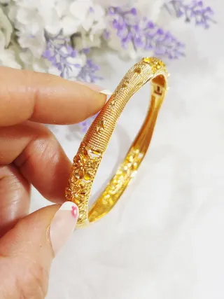 Brazalete estilo Árabe de  Dubái bañado en oro