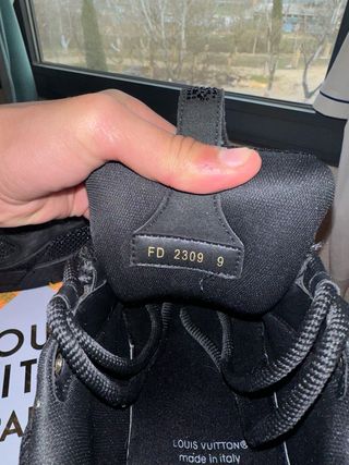 Zapatillas Louis Vuitton Negras con Estrellas