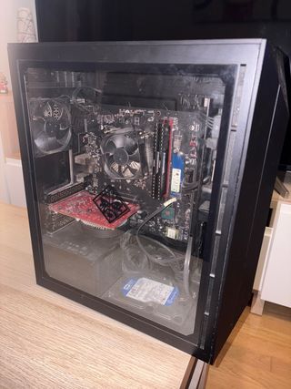 Torre PC Gaming marca OMEN color negro