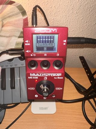 Zoom MS-60B  MultiStomp Pedalera Bajo Sistema MS70