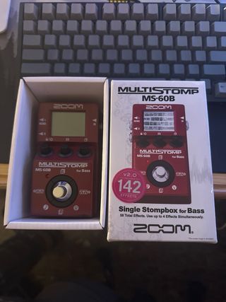 Zoom MS-60B  MultiStomp Pedalera Bajo Sistema MS70