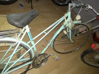 Bicicleta clásica azul