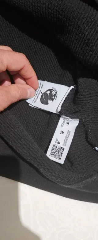 Felpa Off-White nera con cappuccio