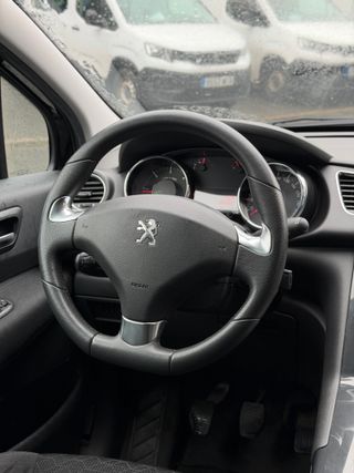 Peugeot 3008 2014 1.6 HDI 115CV