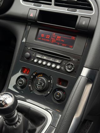 Peugeot 3008 2014 1.6 HDI 115CV