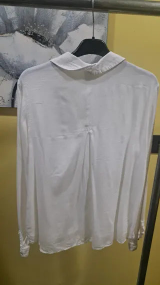 Blusa blanca elegante