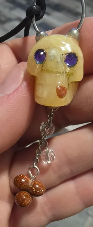 Collar Calavera Calcita Dorada Circonitas