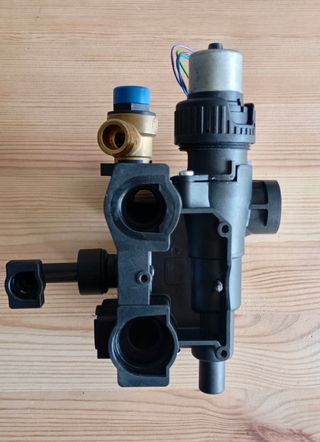 VALVULA 3 VIAS CALDERA Saunier Duval themafast