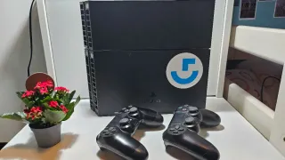 PS4 (PlayStation 4) Nera