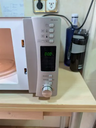 Microondas Candy CMG 250CS Plata