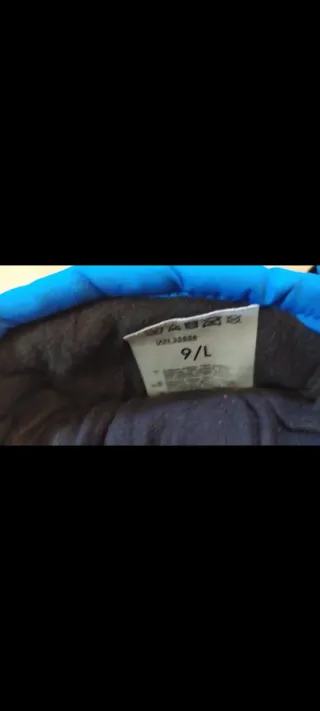 Guantes de Nieve azules y negros.