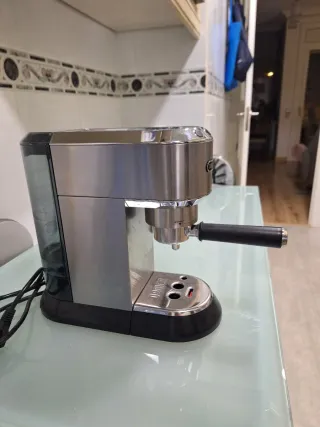 Cafetera DeLonghi Plata