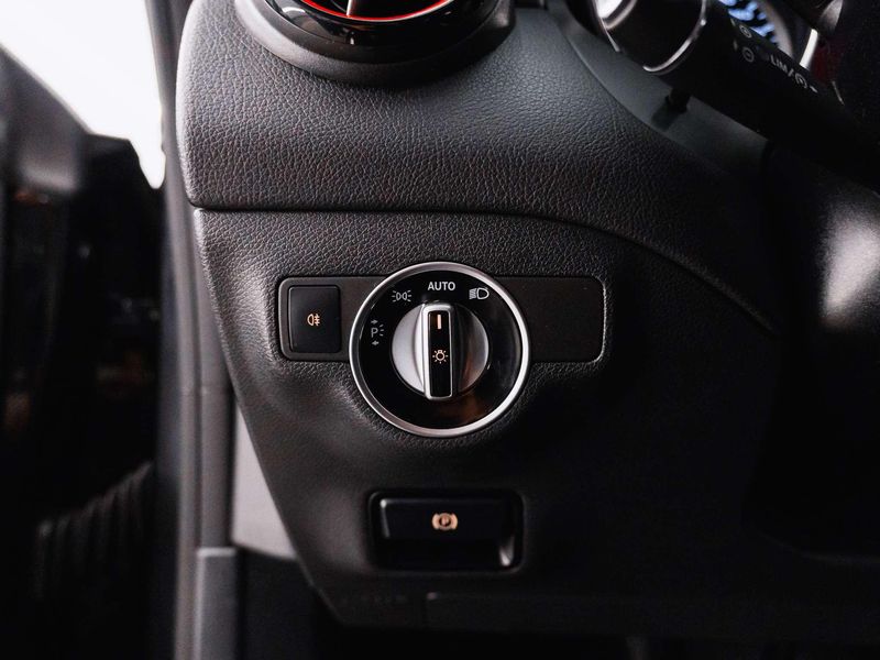 Mercedes-Benz CLA 2015, foto 15