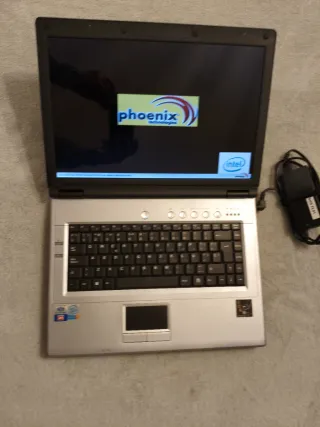 Portátil retro ASUS FL91 Pentium 4