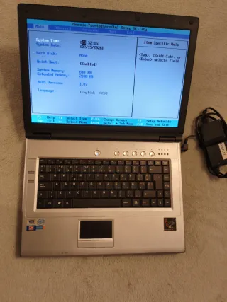 Portátil retro ASUS FL91 Pentium 4