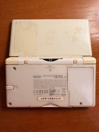 Nintendo DS Lite + New Super Mario Bros