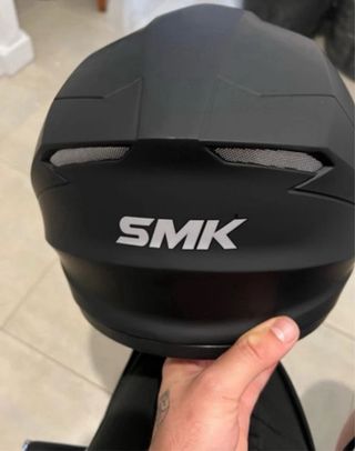 Casco Integral SMK Negro Mate ( sin estrenar)