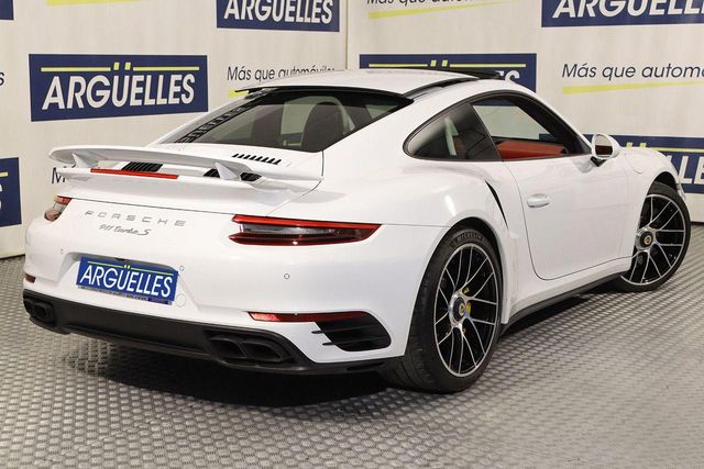Porsche 911 Turbo S Coupe 580cv