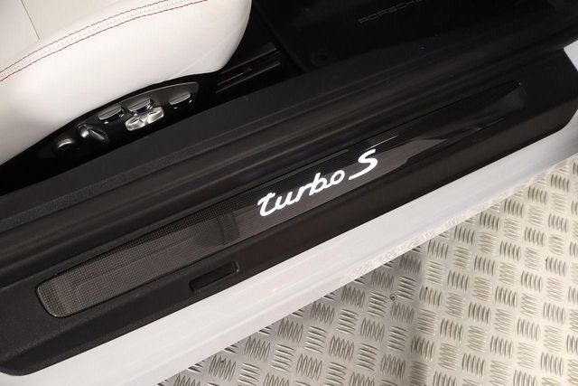 Porsche 911 Turbo S Coupe 580cv